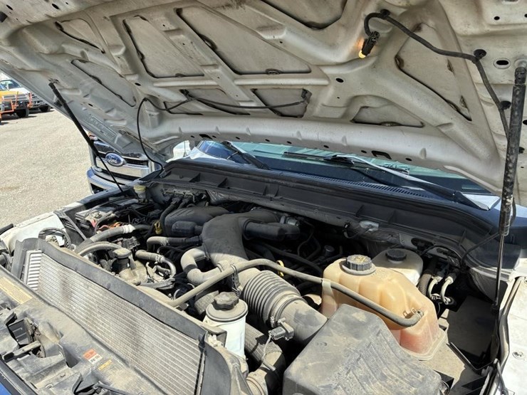 2011-ford-f550-image-6