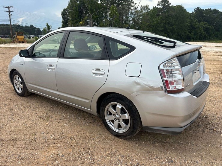 2009-toyota-prius-4-door-hatchback-(194,009-miles)-image-2