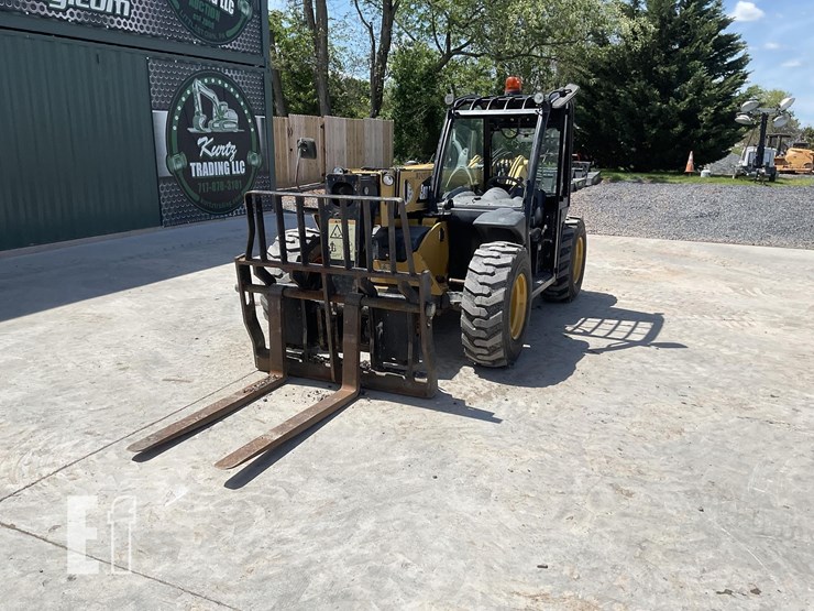 2015-caterpillar-th255c-image-8