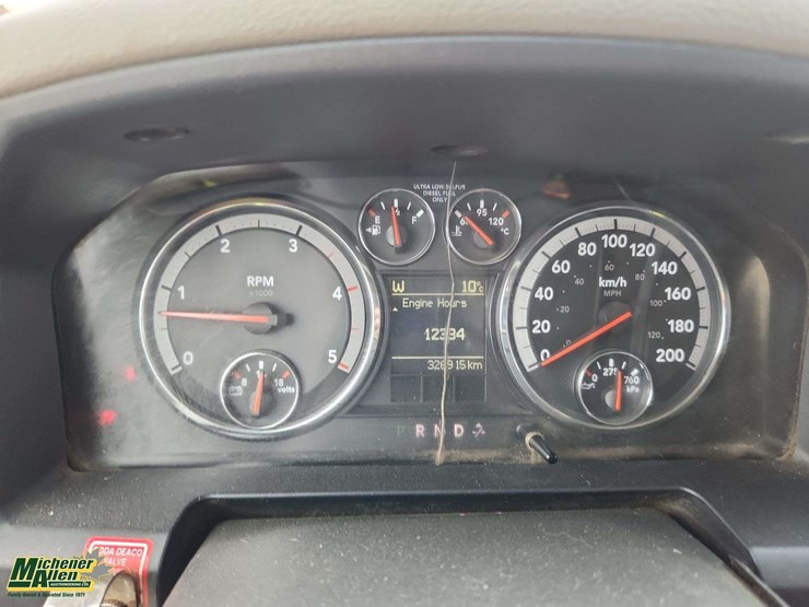 2011-dodge-3500-image-17