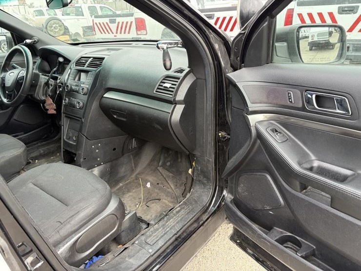2019-ford-explorer-police-interceptor-image-9