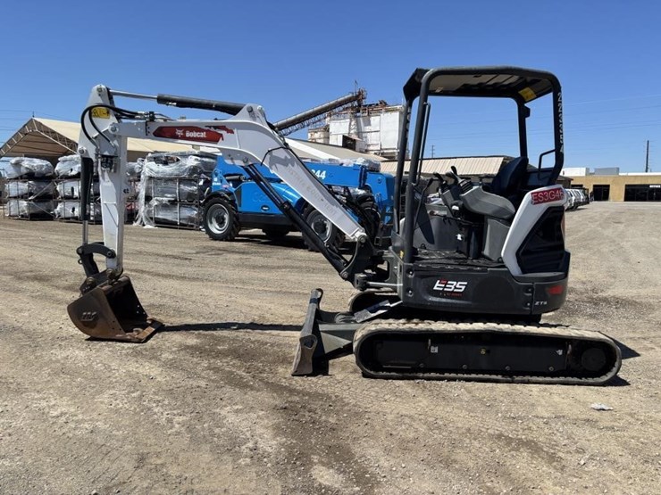 2022-bobcat-e35-image-5