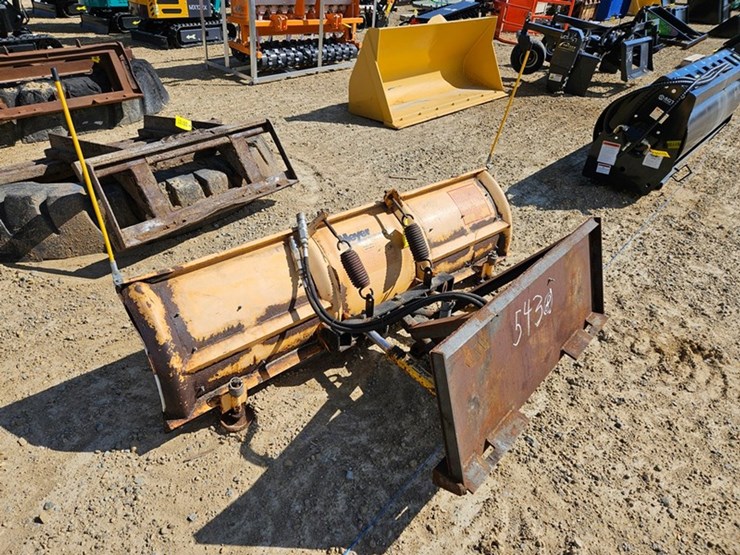 #5104-•-meyer-6'6"-snow-plow-for-skid-loader-image-3