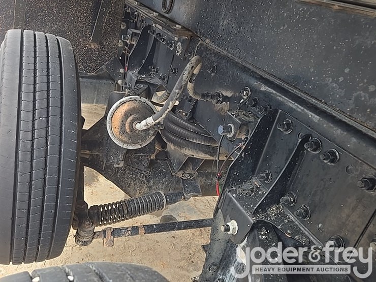2019-freightliner-108sd-image-27