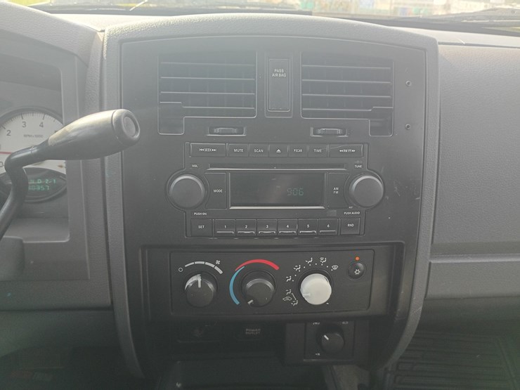 2005-dodge-dakota-image-39