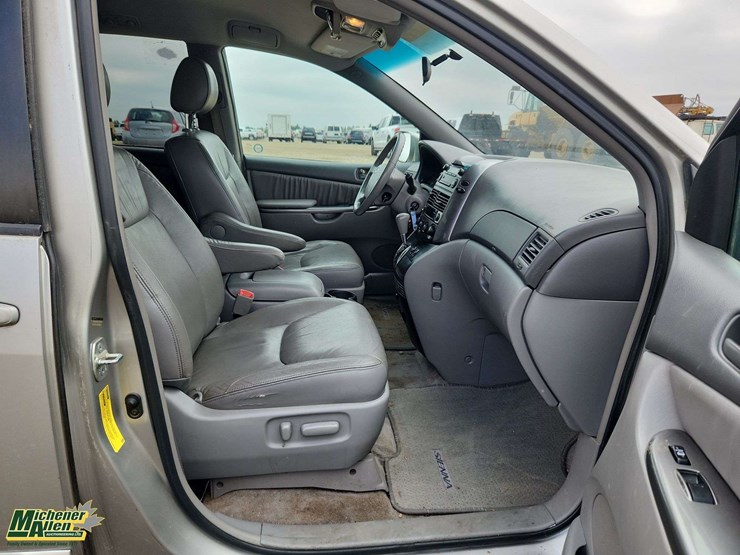 2007-toyota-sienna-le-image-18