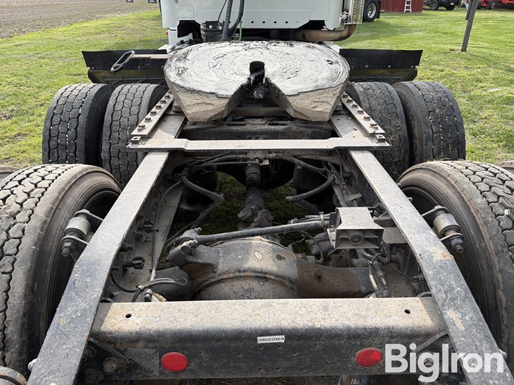 2007-freightliner-columbia-120-t/a-day-cab-truck-tractor-image-19