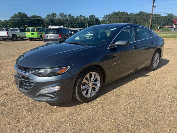 2019-chevrolet-malibu-4-door-sedan-(140,696-miles)-image-1