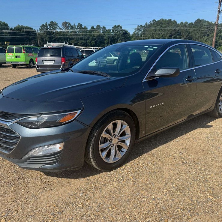 2019 Chevrolet Malibu 4 Door Sedan (140,696 Miles)