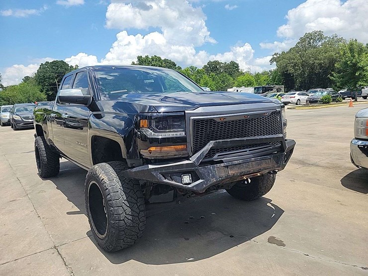 2016-chevrolet-silverado-1500-image-1