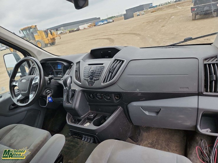 2017-ford-transit-image-14