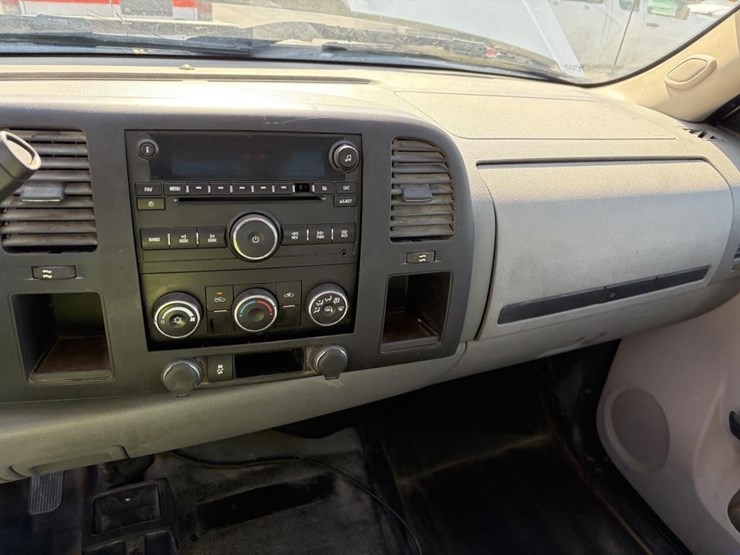 2012-gmc-3500hd-image-17