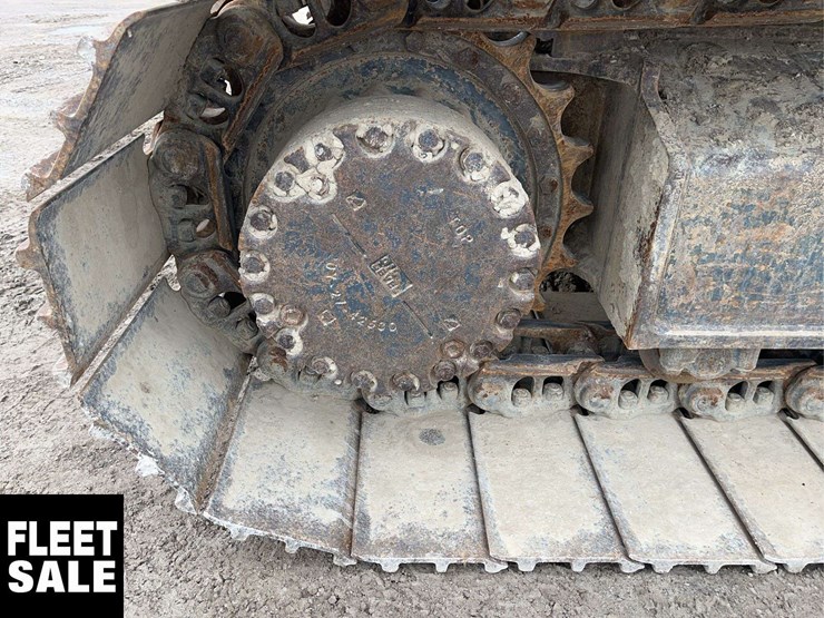 2017-komatsu-pc200-lc-8-image-13
