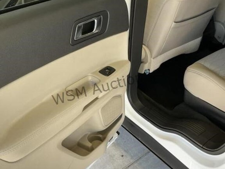2013-ford-explorer-image-24