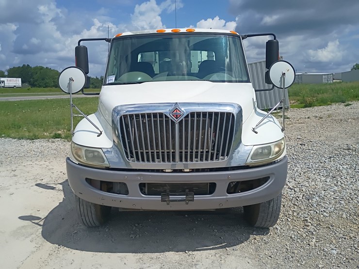 2015-international-durastar-4300-image-16