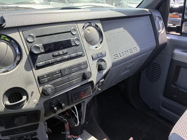 2014-ford-f350-image-19