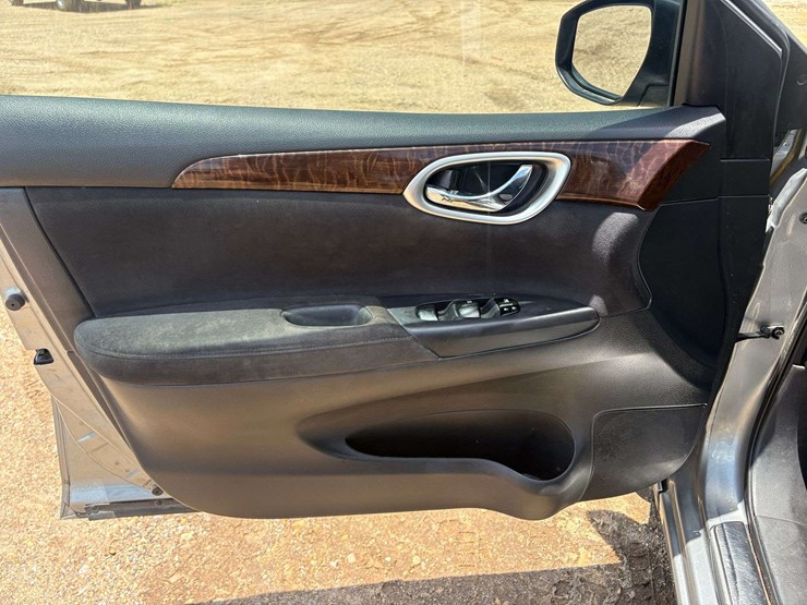 2013-nissan-sentra-4-door-sedan-(163,899-miles)-image-11