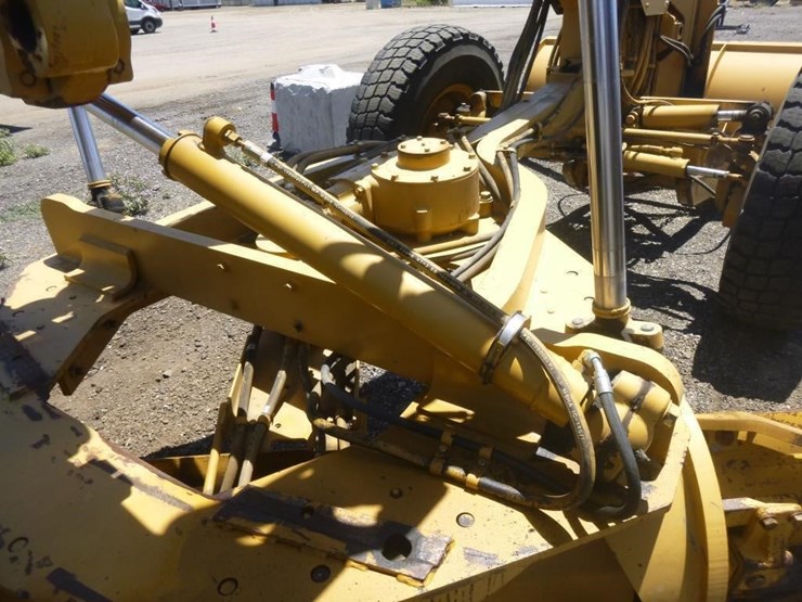 caterpillar-143h-image-34