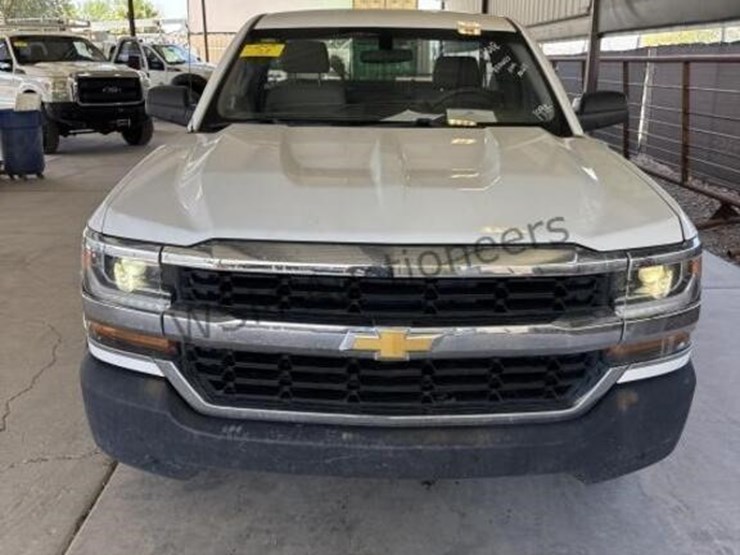 2018-chevrolet-silverado-1500-image-3