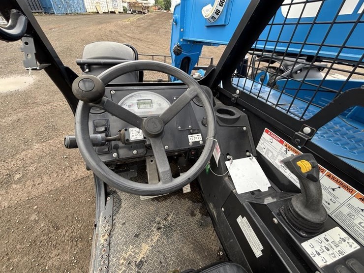 2019-genie-gth844-image-25