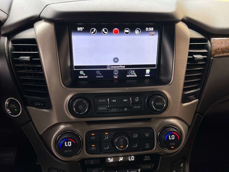 2016-gmc-yukon-denali-image-38