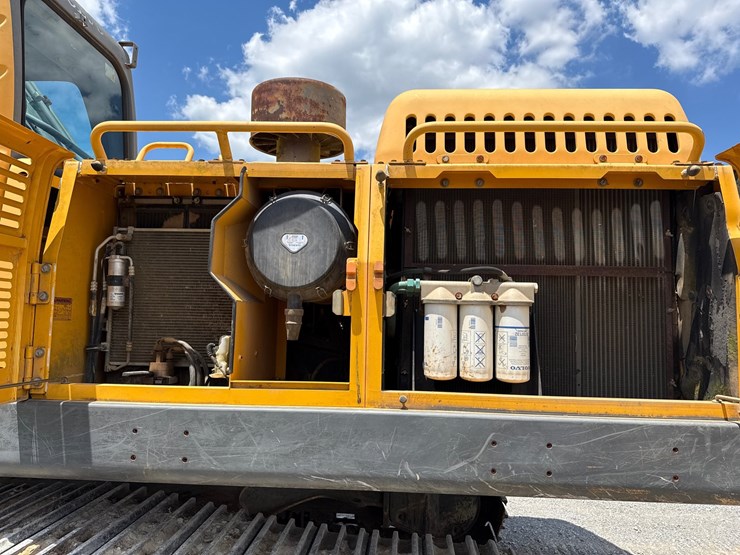 volvo-ec330b-lc-image-17