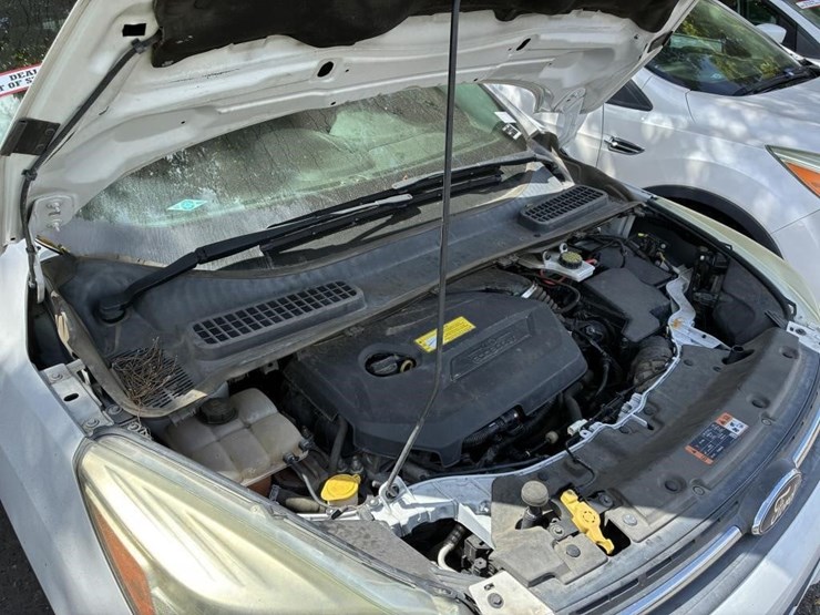2015-ford-escape-se-image-7