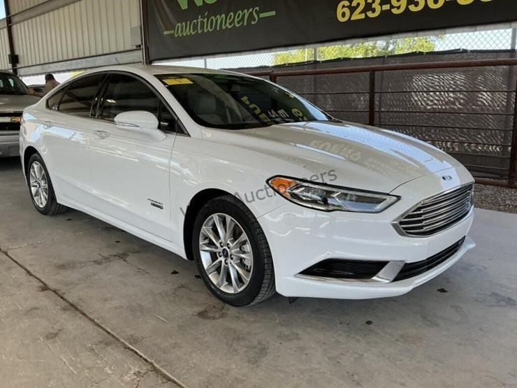 2018-ford-fusion-energi-sdn-image-2