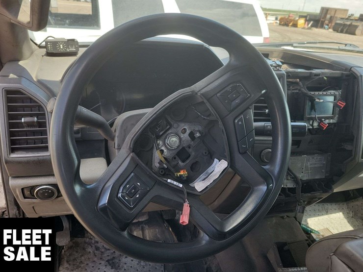 2021-ford-f550-image-15