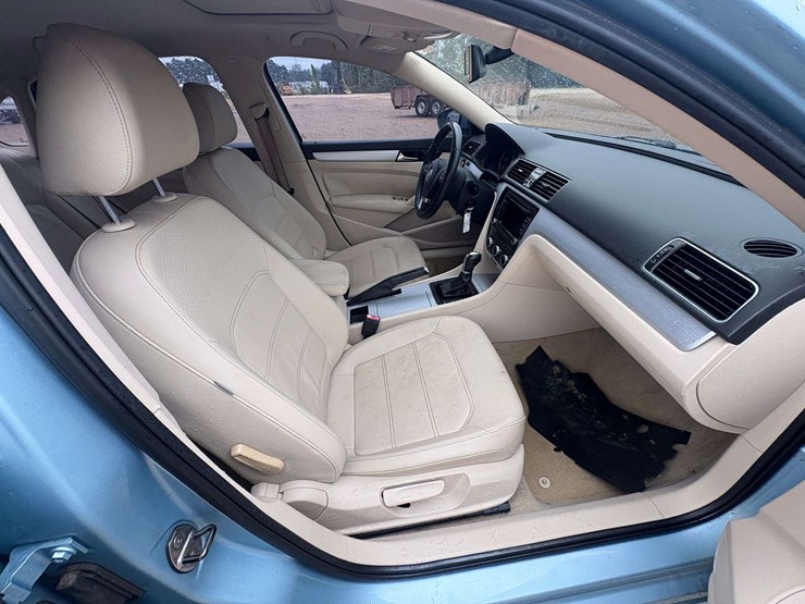 2012-volkswagen-passat-se-diesel-4-door-sedan-(172,508-miles)-image-23
