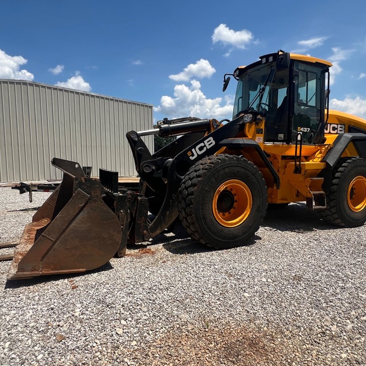 2023 JCB 437ZX