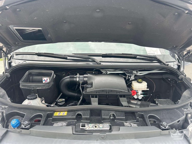 2021-mercedes-benz-sprinter-4500-image-24