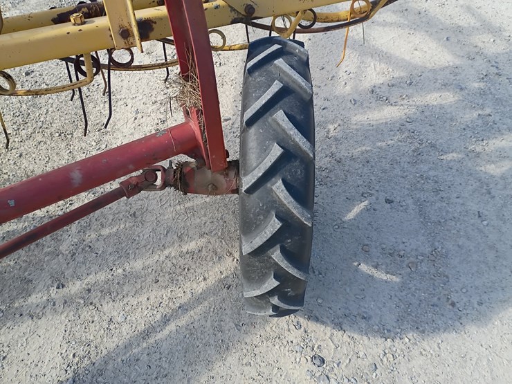new-holland-256-image-19