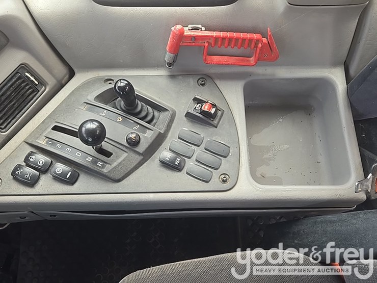 2021-volvo-a25g-image-60