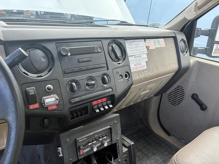 2010-ford-f450-image-21