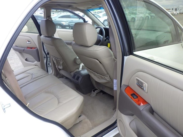 2001-lexus-rx300-image-8