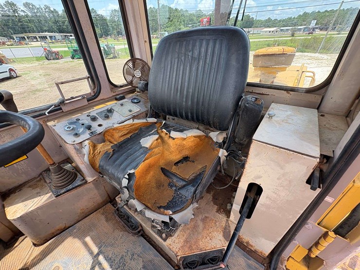 john-deere-444-image-13