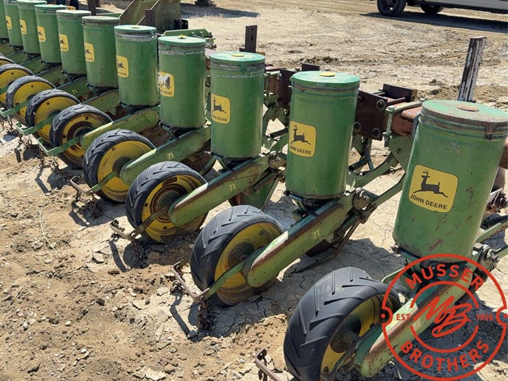 john-deere-71-image-8
