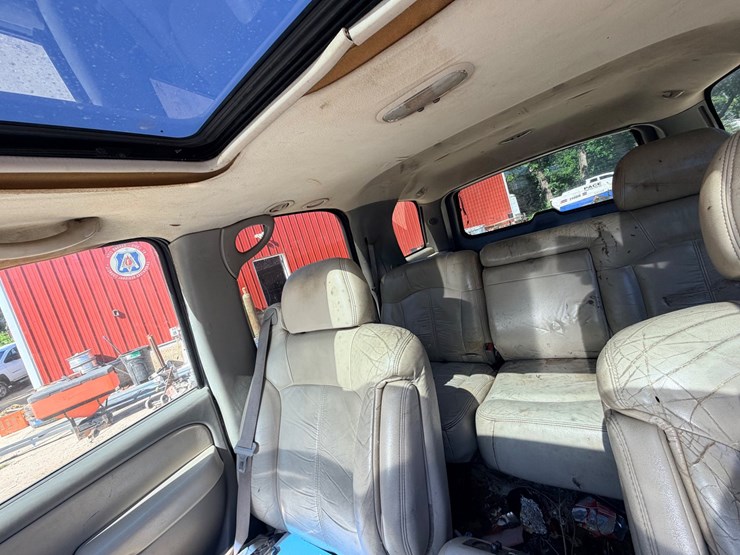 2002-chevrolet-tahoe-image-71
