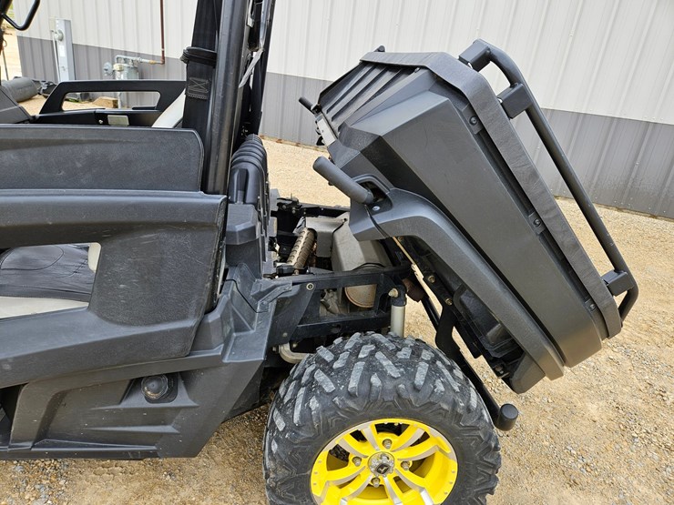 john-deere-gator-image-21