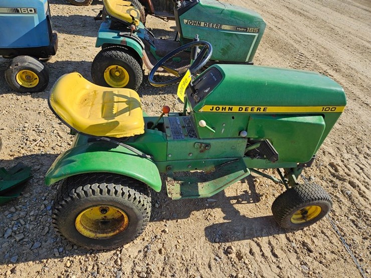 john-deere-100-image-6