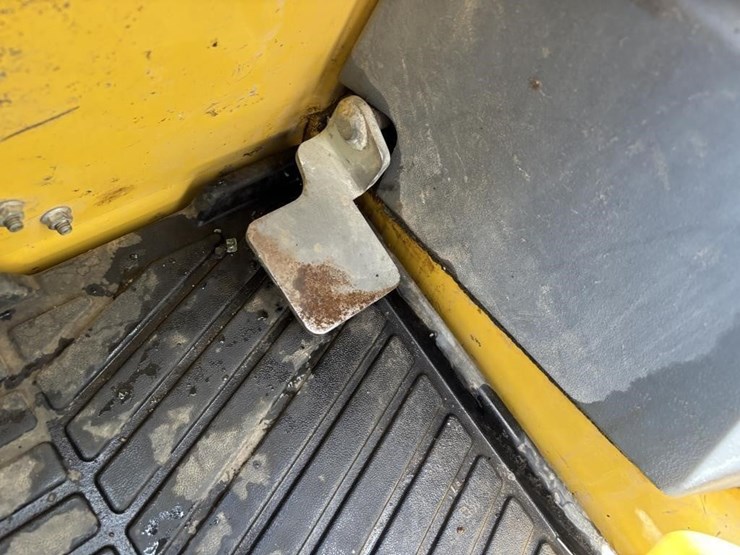 2018-yanmar-s220r-image-38
