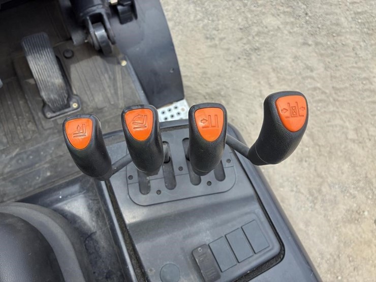 2008-doosan-g25p-5-image-15