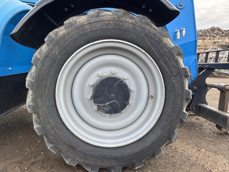 2019-genie-gth844-image-17