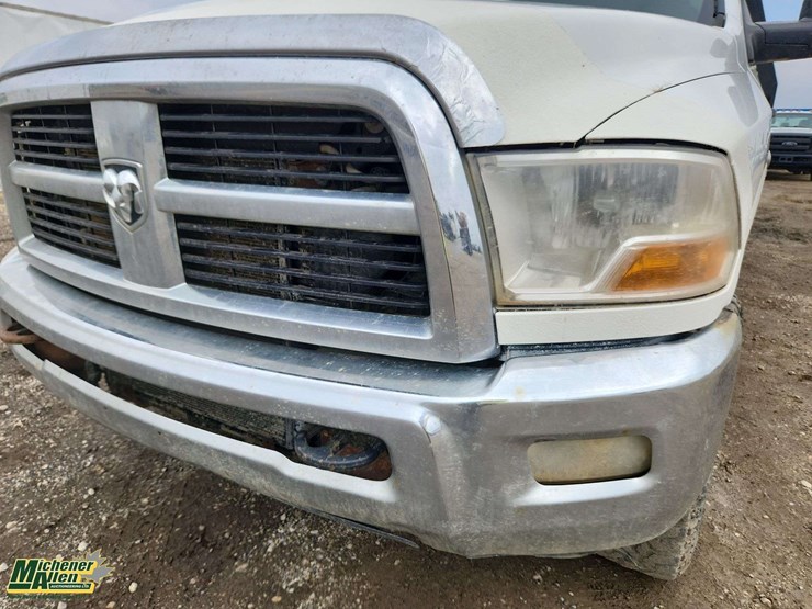 2011-dodge-3500-image-51