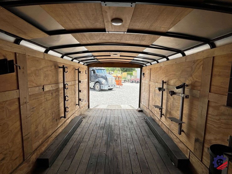 2016-sure-trac-t/a-enclosed-landscaping-tag-trailer-image-35