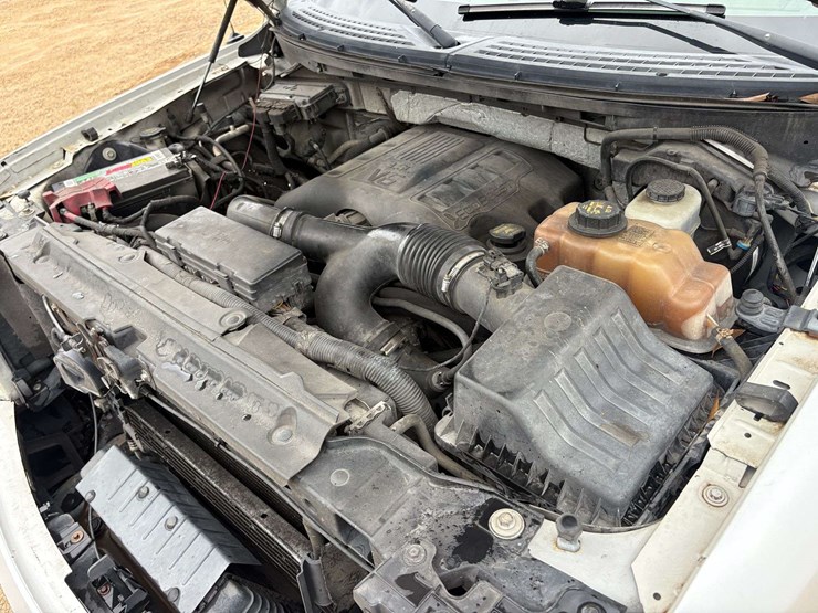 2012-ford-f150-platinum-image-24