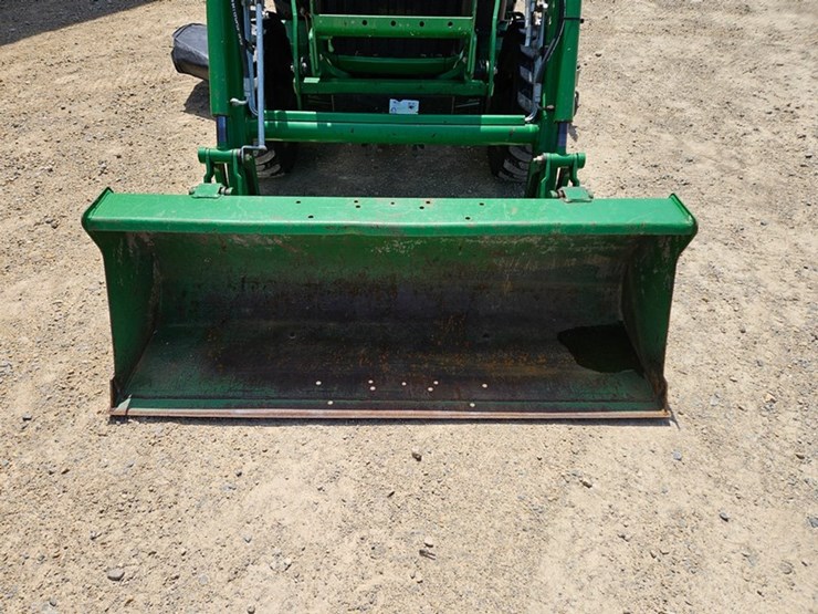 john-deere-3520-image-9