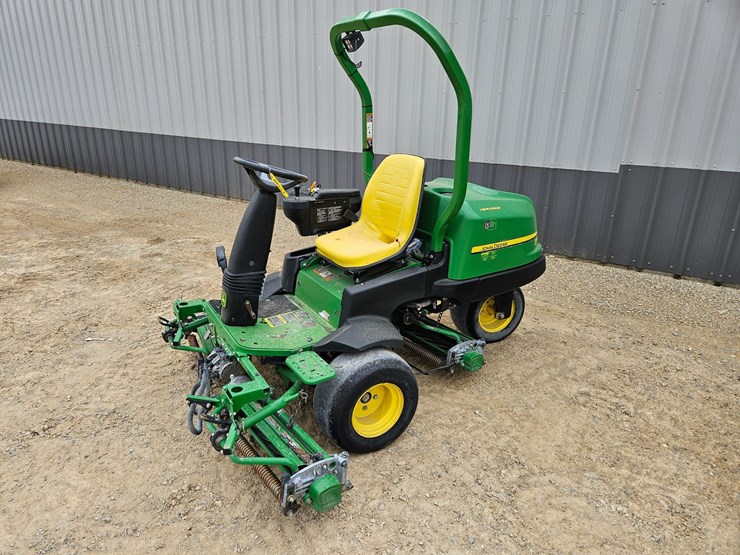 john-deere-2500e-image-1