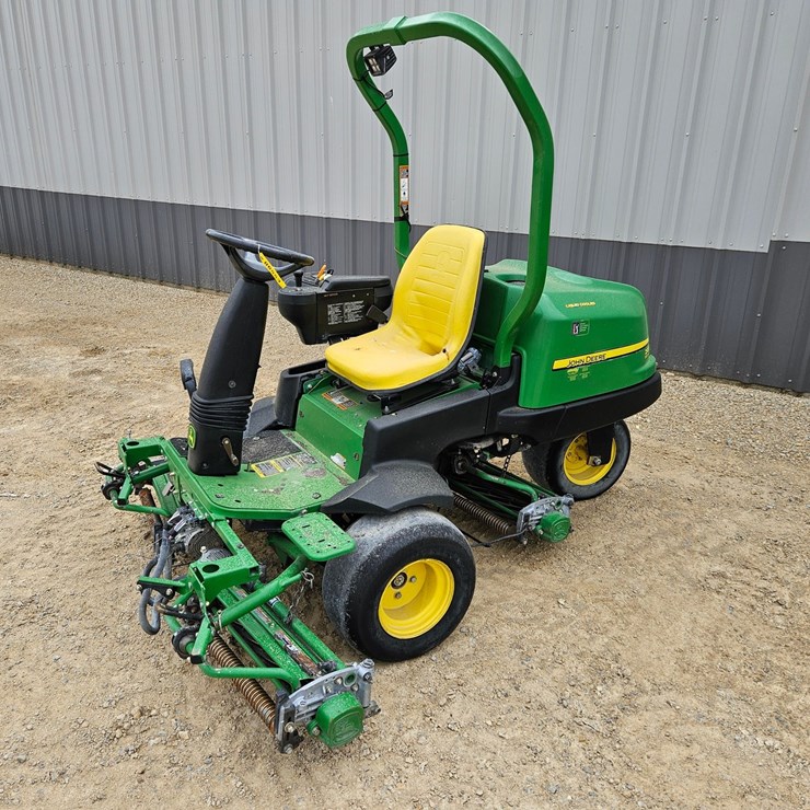 JOHN DEERE 2500E